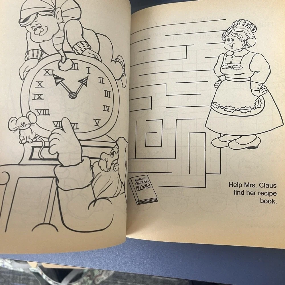 Vintage jumbo Christmas‎ coloring and activity book Landolls 1993 edition puppy